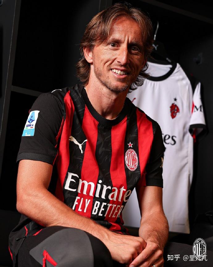 媒体人：中超职业俱乐部 就是经济发展的晴雨表