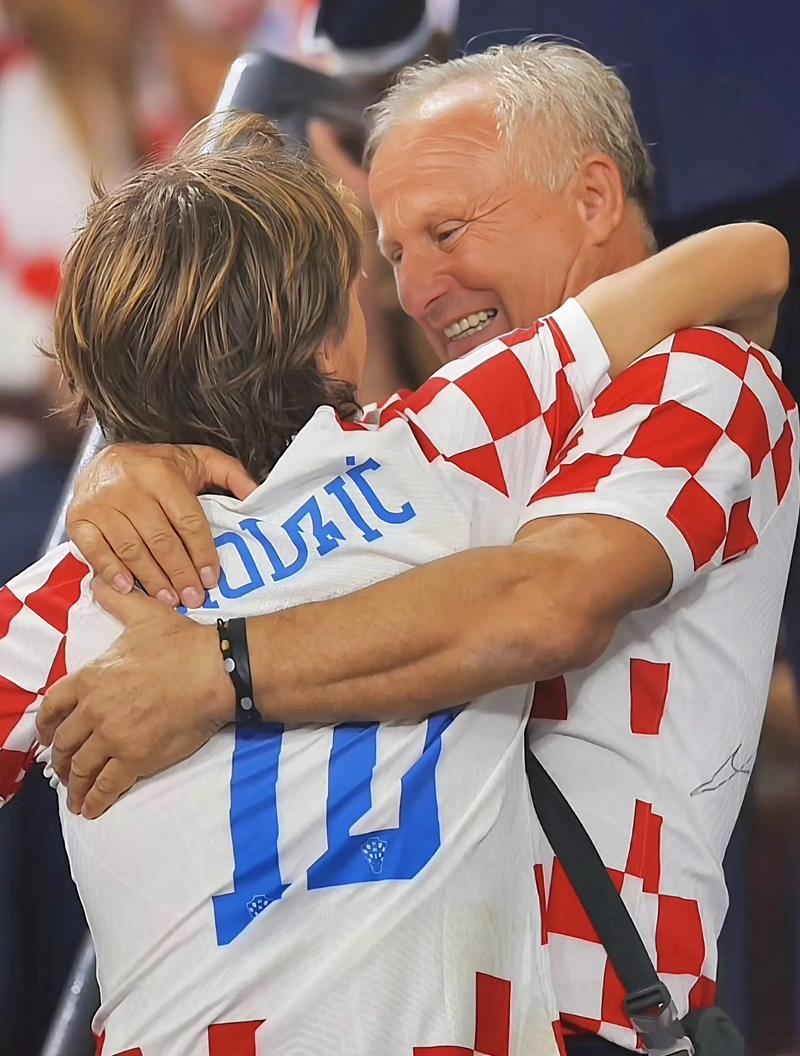 足球中超多队开始集训，主帅强调体能储备