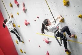 德州扑克新手容易高估对手（德州扑克新手往往高估对手实力）