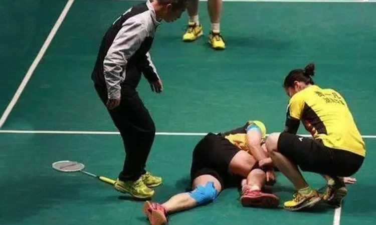 就像24小孩连胜3个小日本 拿下街霸6世界冠军你说的小孩是不是广州那个[发呆]／／[@我是城管我怕谁]：就像04柳承敏赢了王皓 拿了乒乓男单冠军